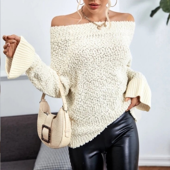 Off the shoulder Popcorn Sweater - Picture 3 of 7